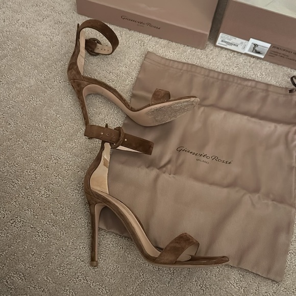 Gianvito Rossi Heel- tan suede sandal with box and dust bag size 37 retail $895 - Picture 9 of 17